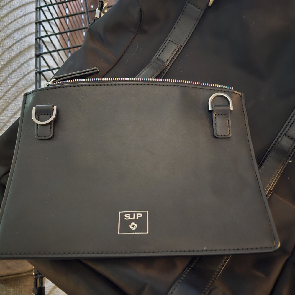Samsonite & Sarah Jessica Parker: The Carried Away Convertible